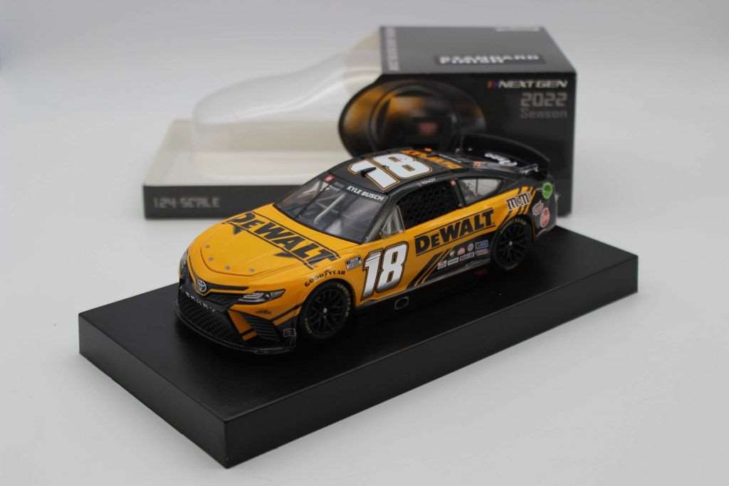 Kyle Busch 2022 DeWalt 1 24 Elite Nascar Diecast